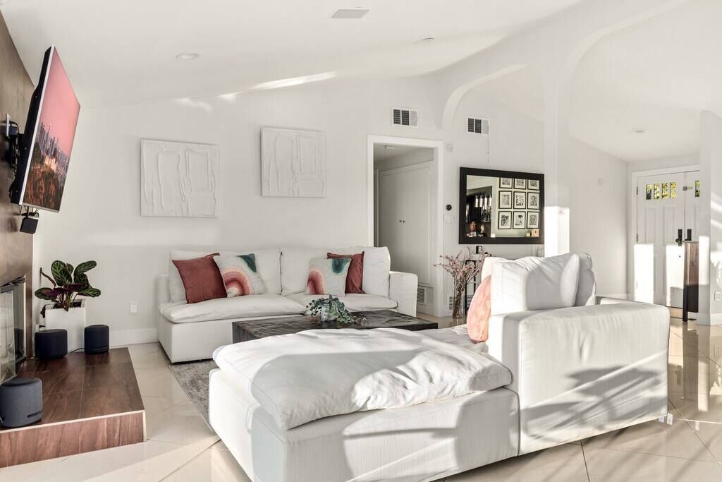 Photo of Bedroom in Woodland Hills
