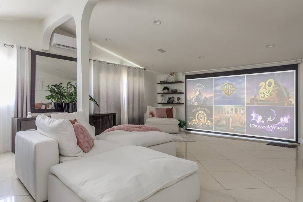 Photo of Bedroom in Woodland Hills