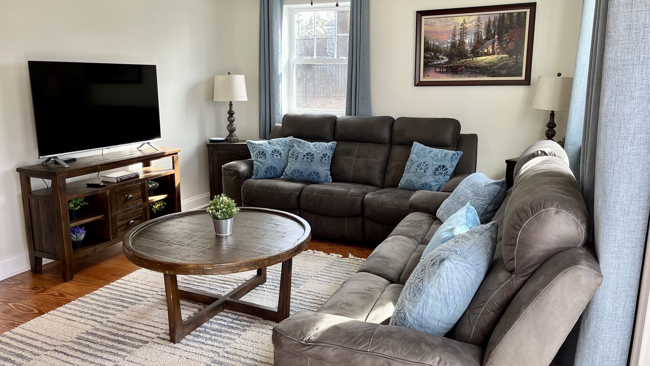 Photo of Livingroom in Goshen