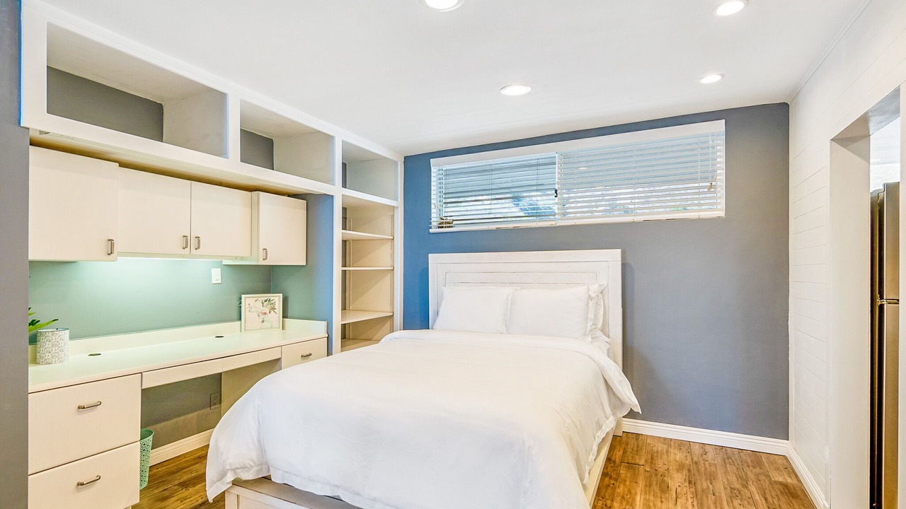 Photo of Bedroom in Eastern Malibu