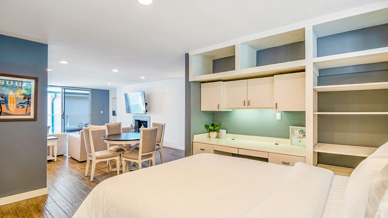 Photo of Bedroom in Eastern Malibu