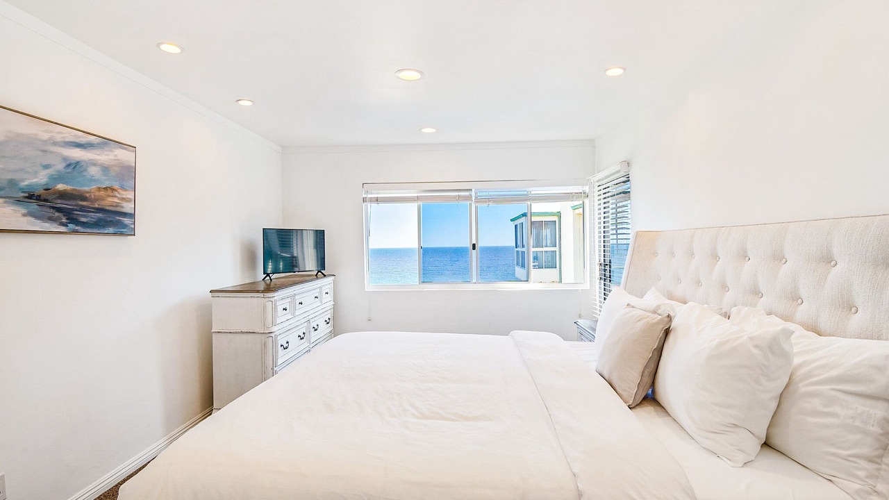 Photo of Bedroom in Eastern Malibu