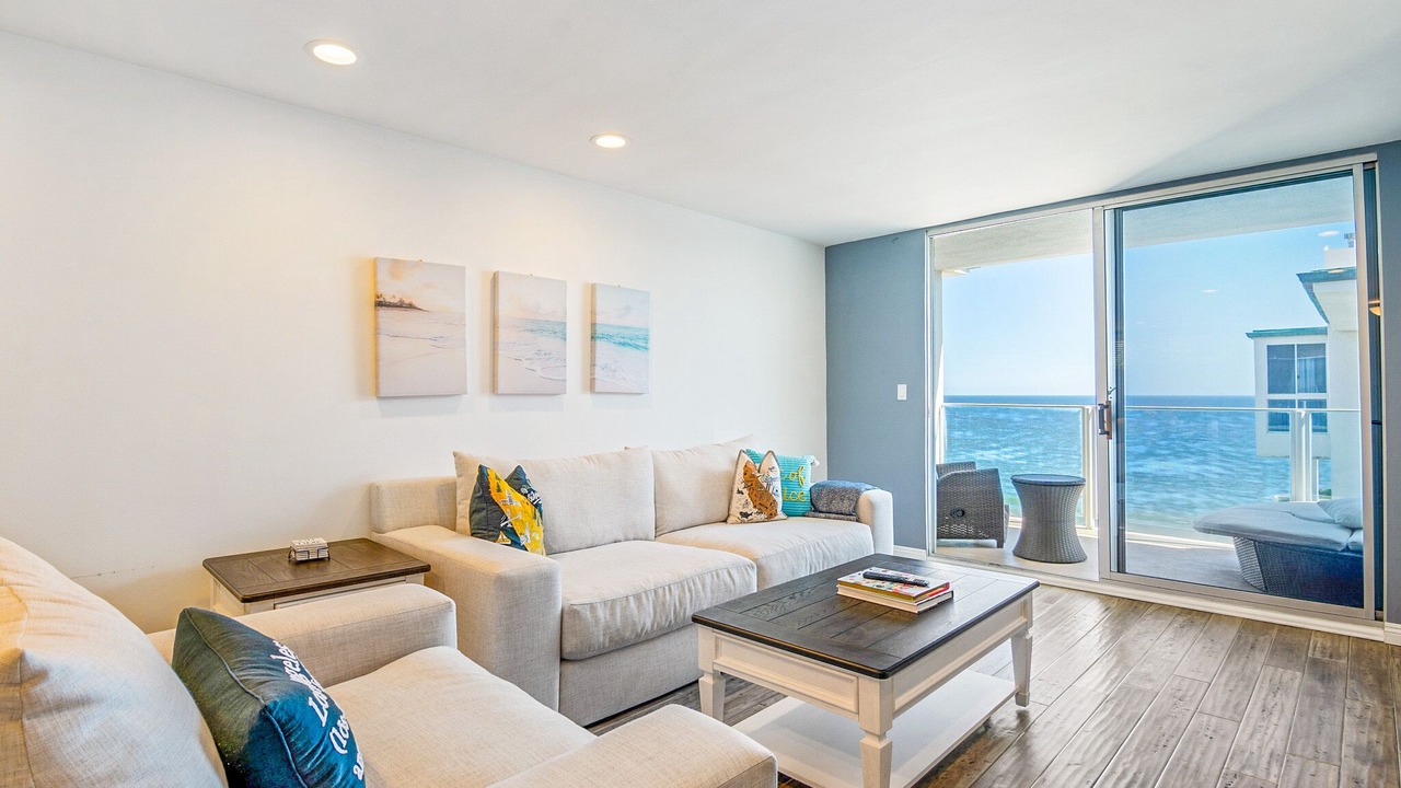 Photo of Livingroom in Eastern Malibu