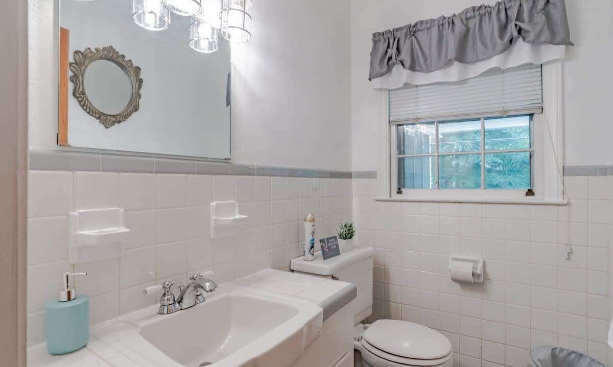 Photo of Bathroom in Mobile