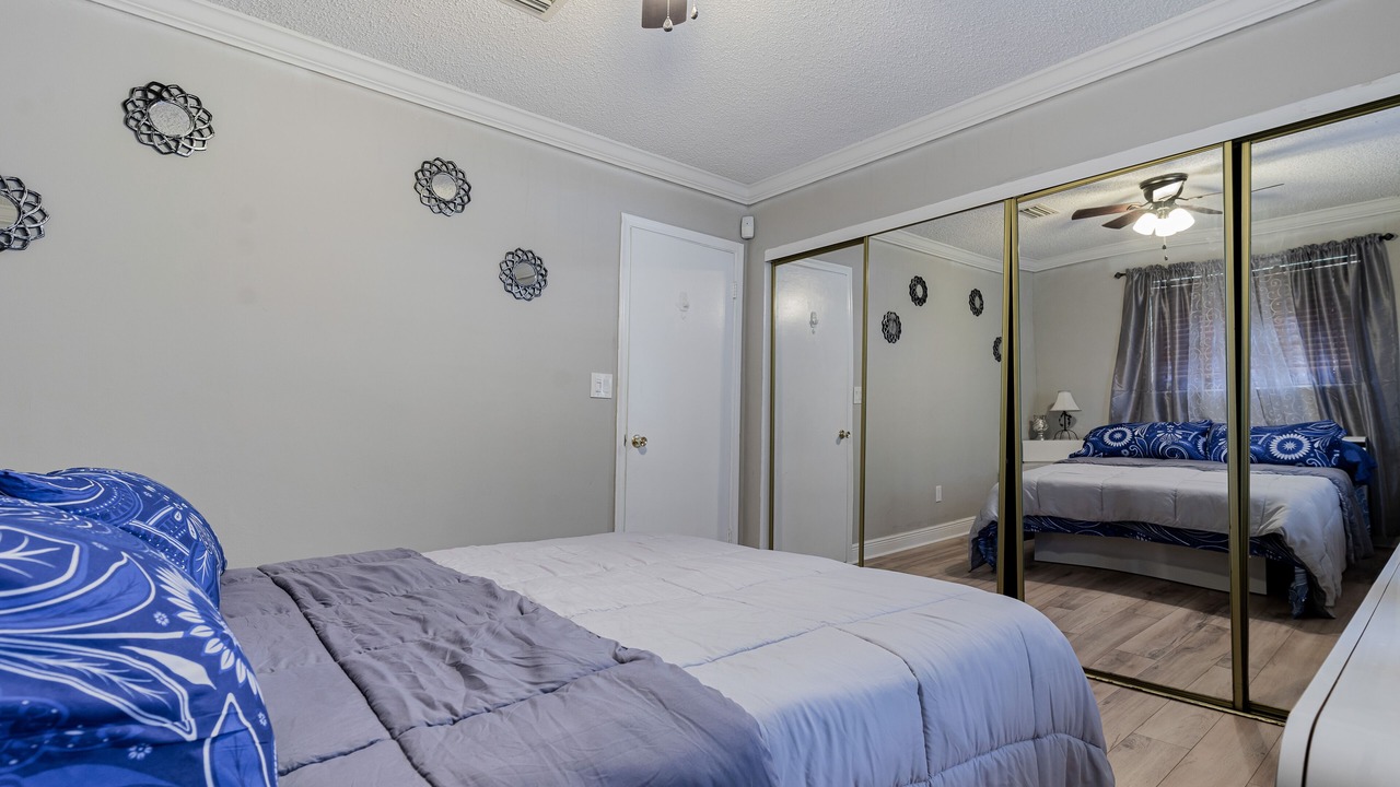 Photo of Bedroom in Lauderhill