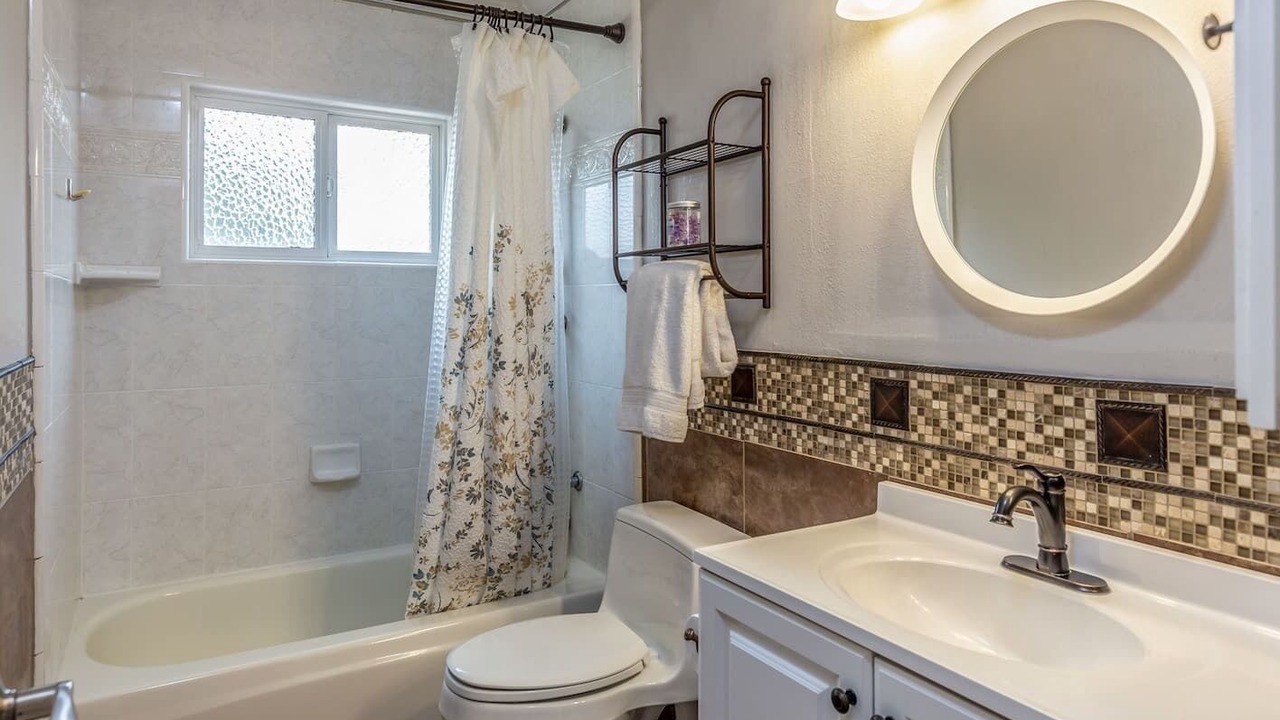 Photo of Bathroom in Adel