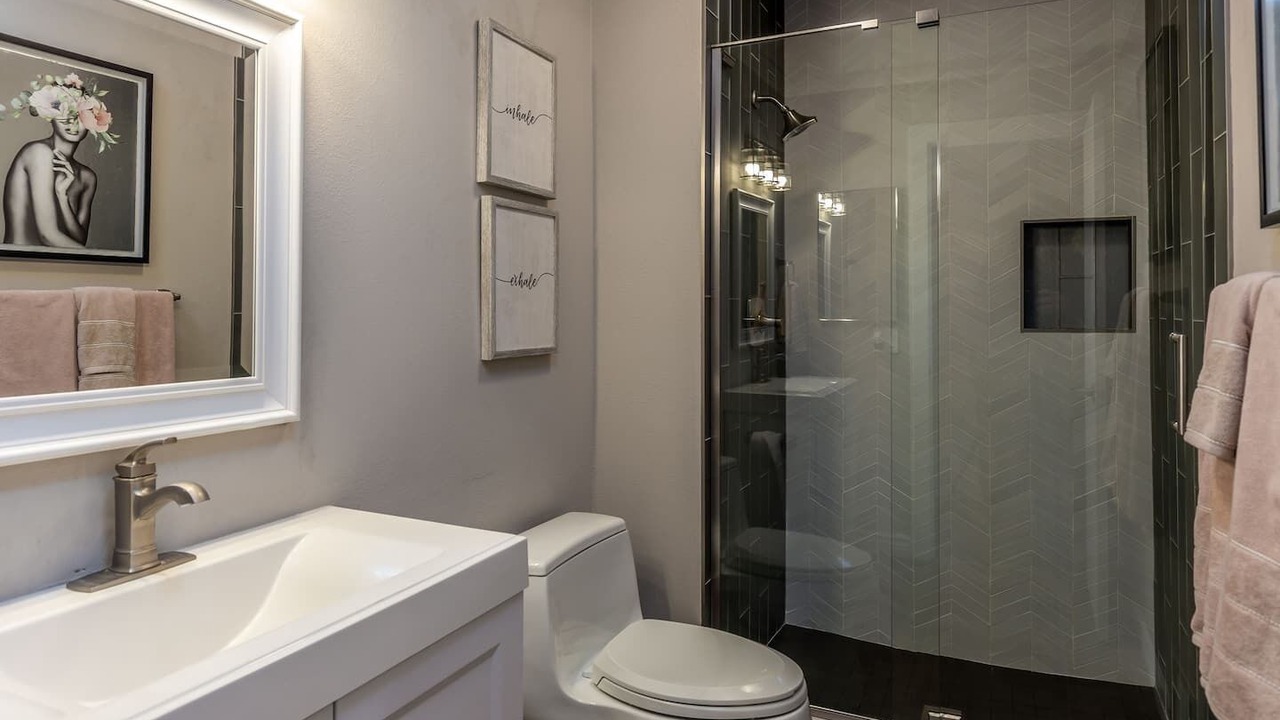 Photo of Bathroom in Adel