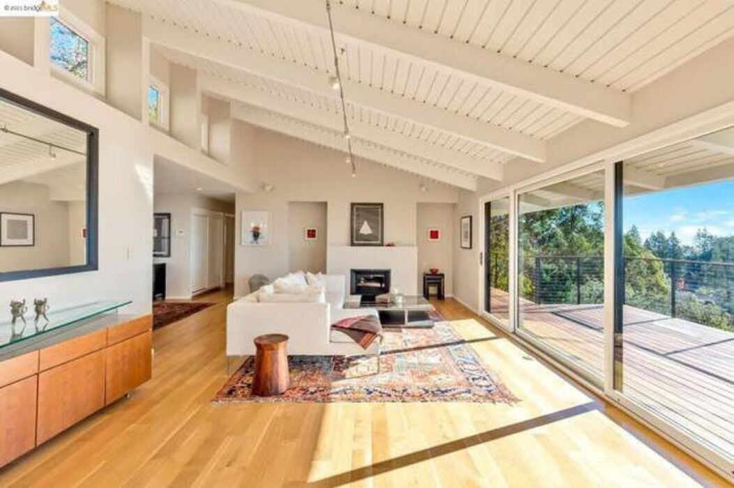 Photo of Livingroom in Berkeley Hills