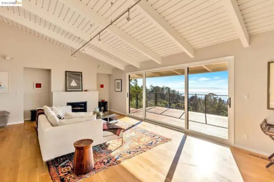 Photo of Livingroom in Berkeley Hills