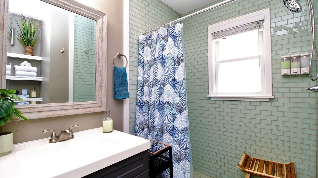 Photo of Bathroom in Navy Point