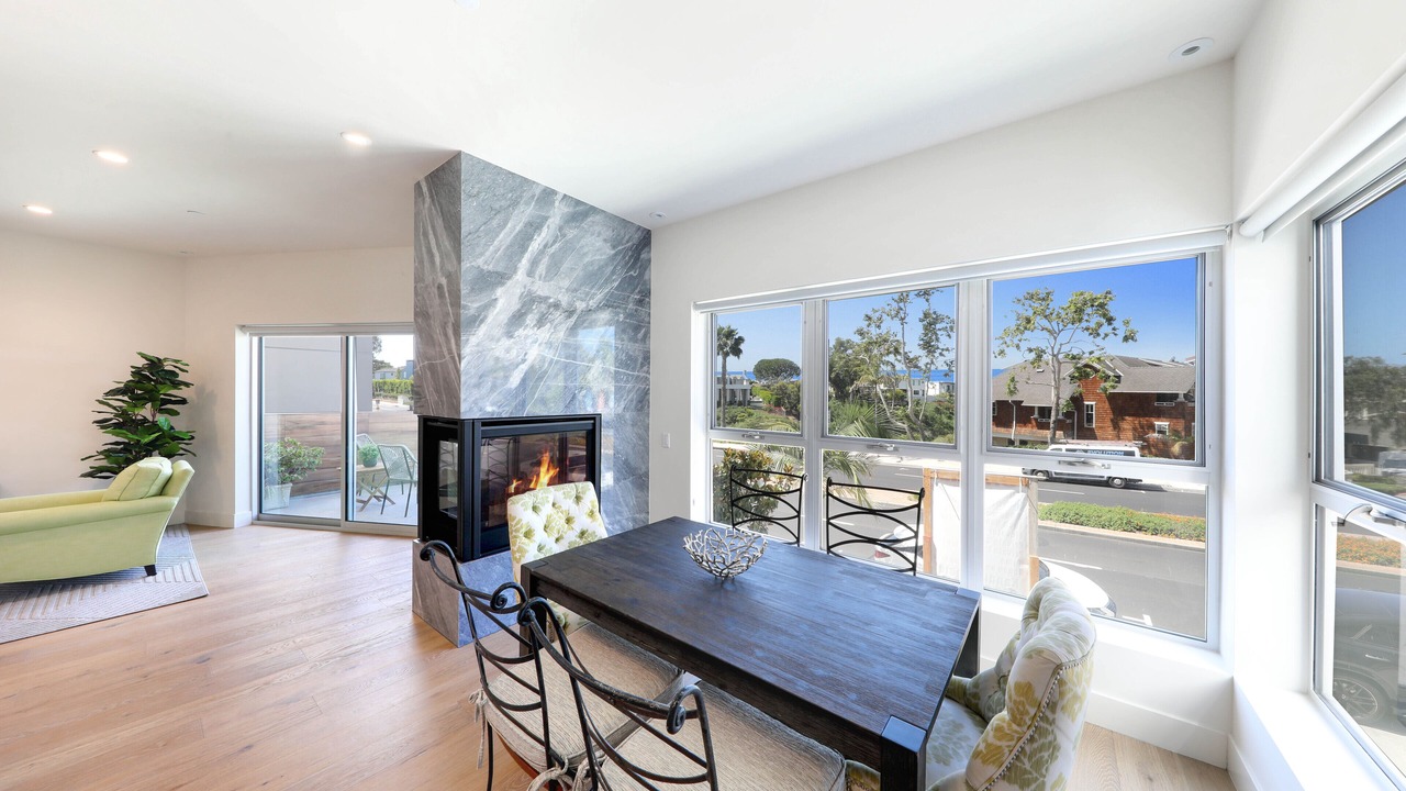 Photo of Livingroom in Corona del Mar