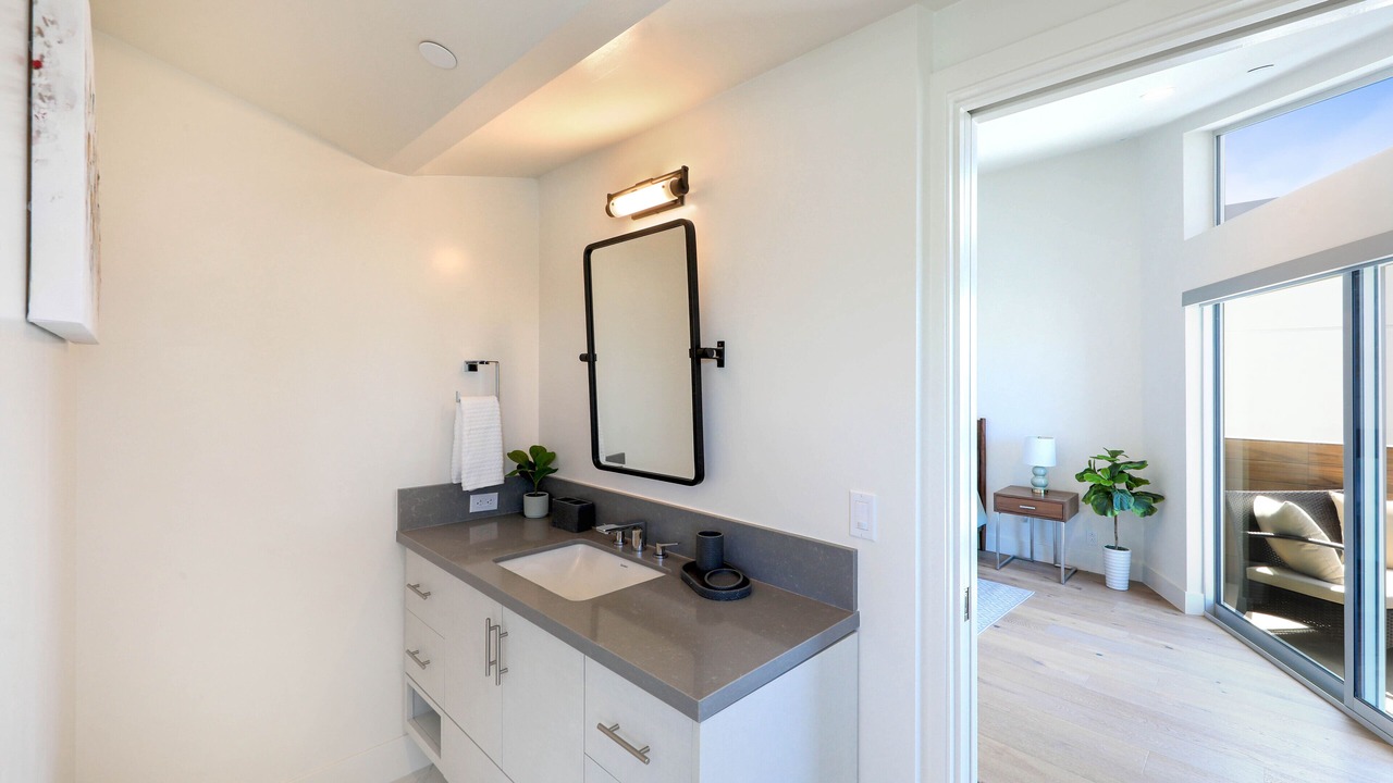 Photo of Bathroom in Corona del Mar