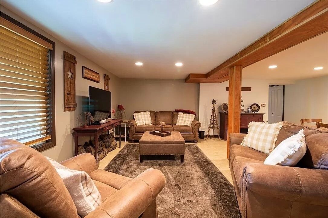 Photo of Bedroom in Town of Aurelius
