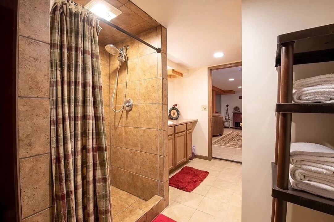 Photo of Bedroom in Town of Aurelius