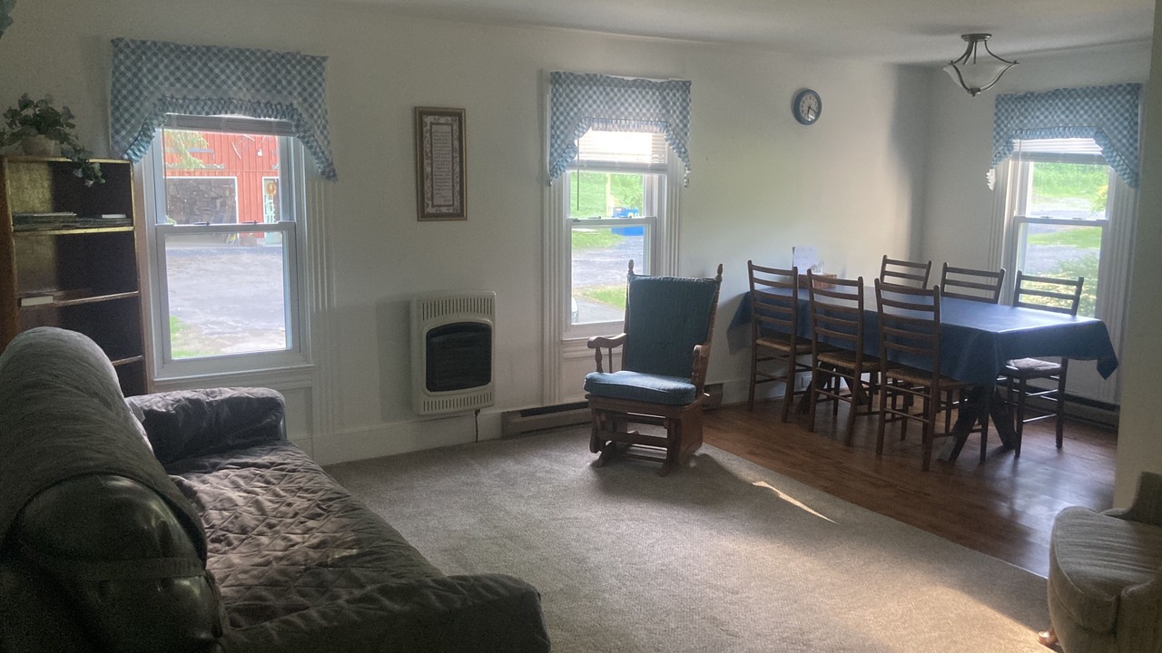 Photo of Livingroom in Newark