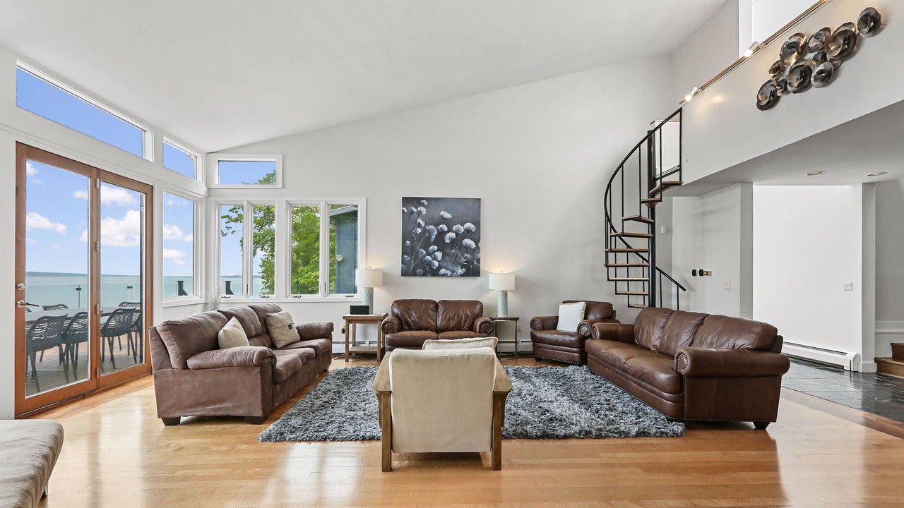 Photo of Livingroom in Romulus