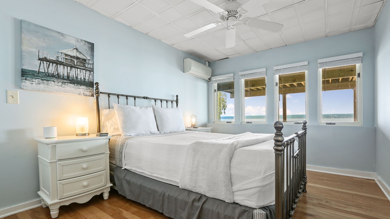 Photo of Bedroom in Romulus