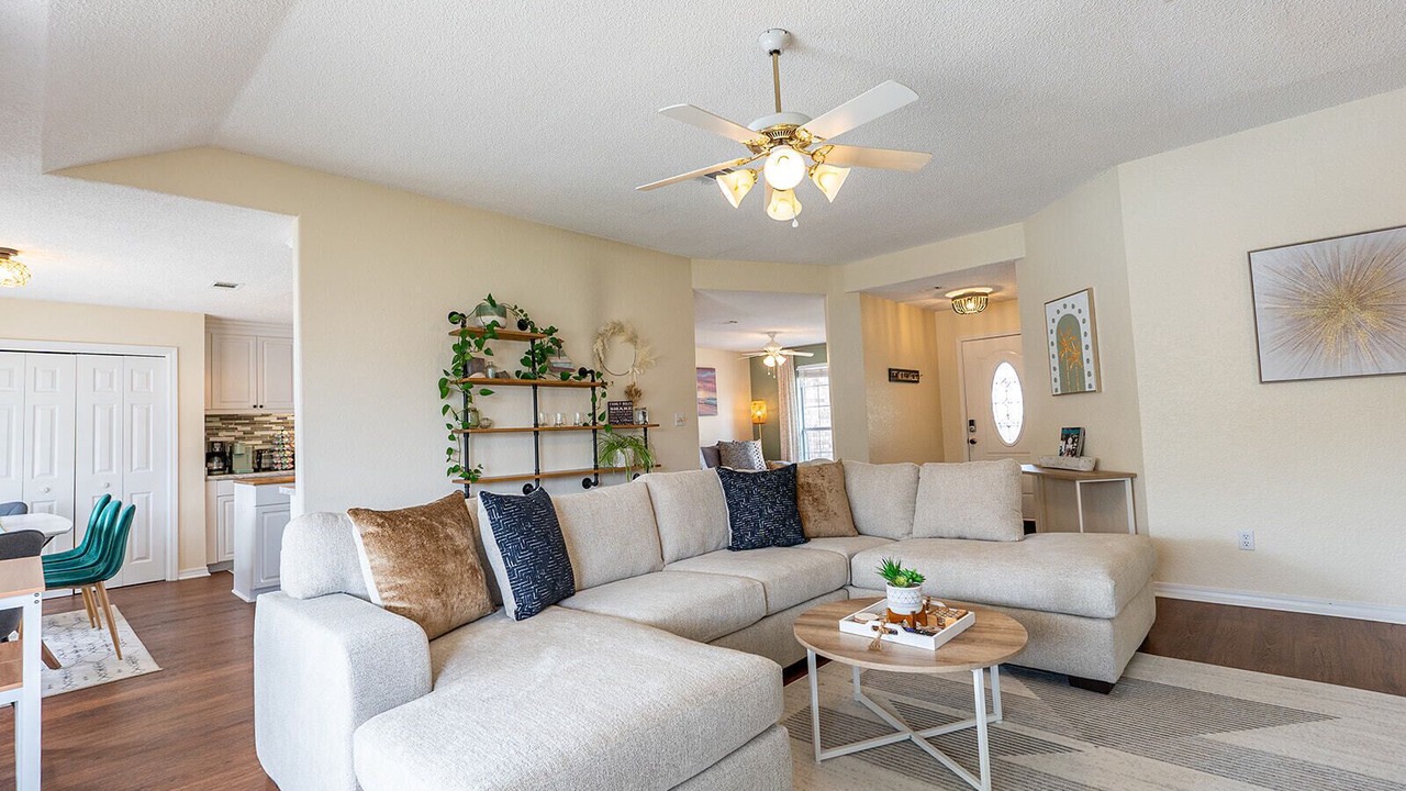 Photo of Livingroom in Pensacola