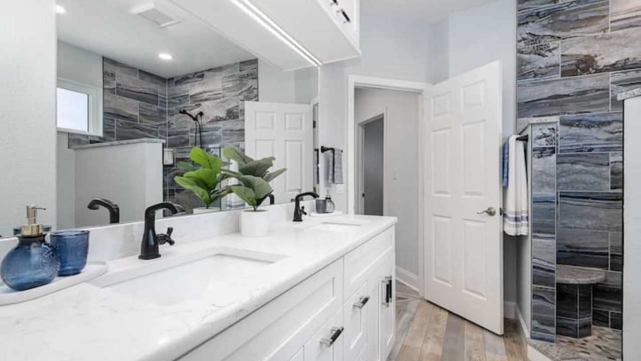 Photo of Bathroom in Cocoa Beach
