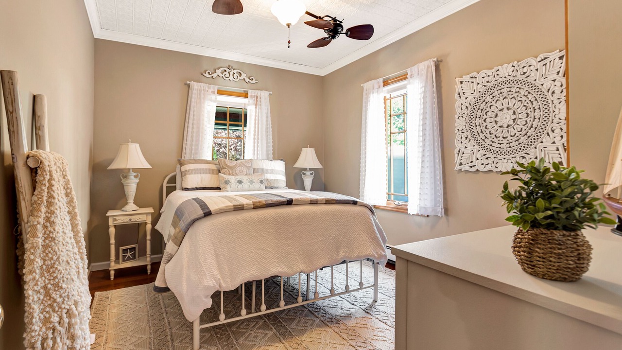 Photo of Bedroom in Cold Spring Harbor