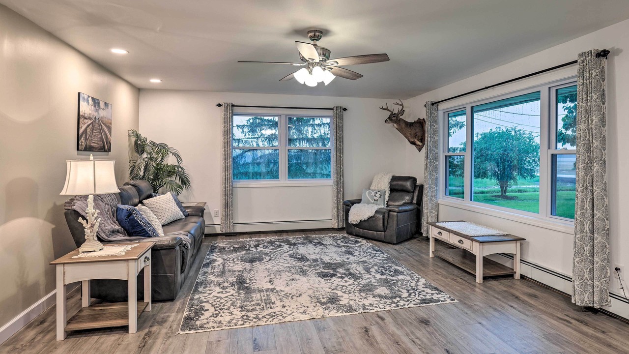 Photo of Livingroom in Seneca Falls