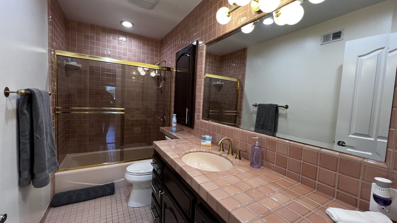 Photo of Bathroom in Thousand Oaks
