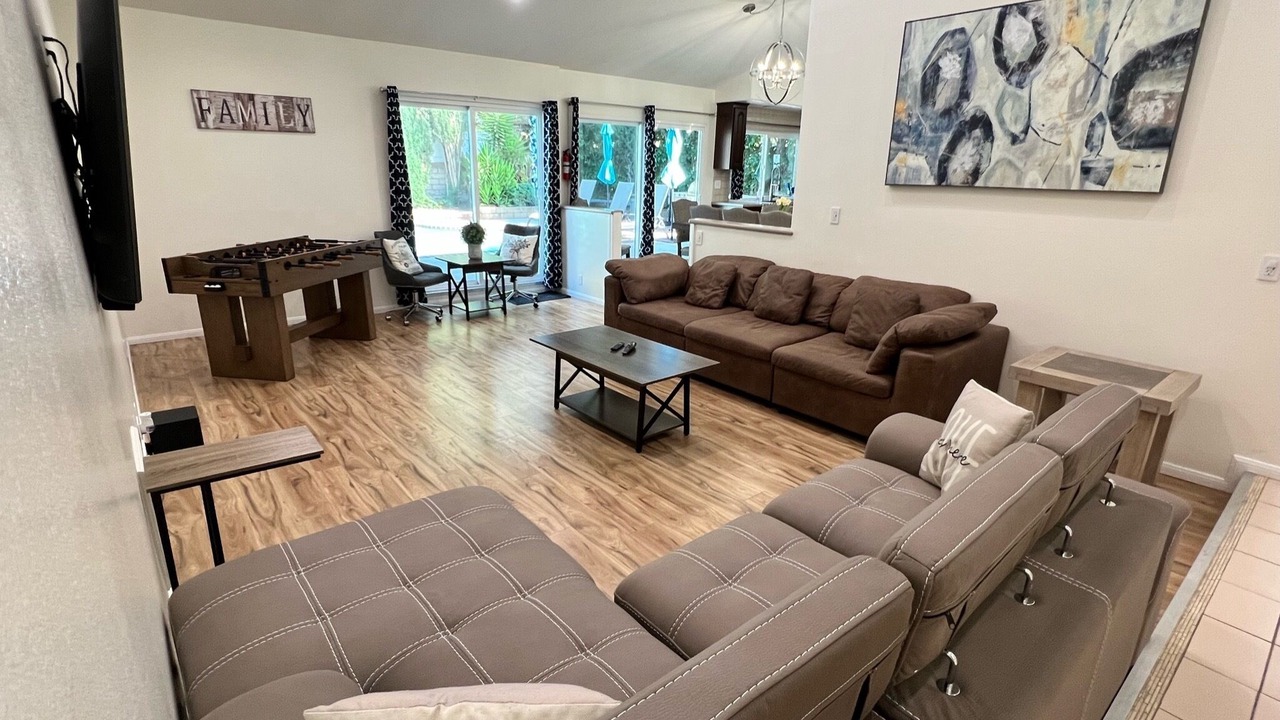 Photo of Livingroom in Thousand Oaks
