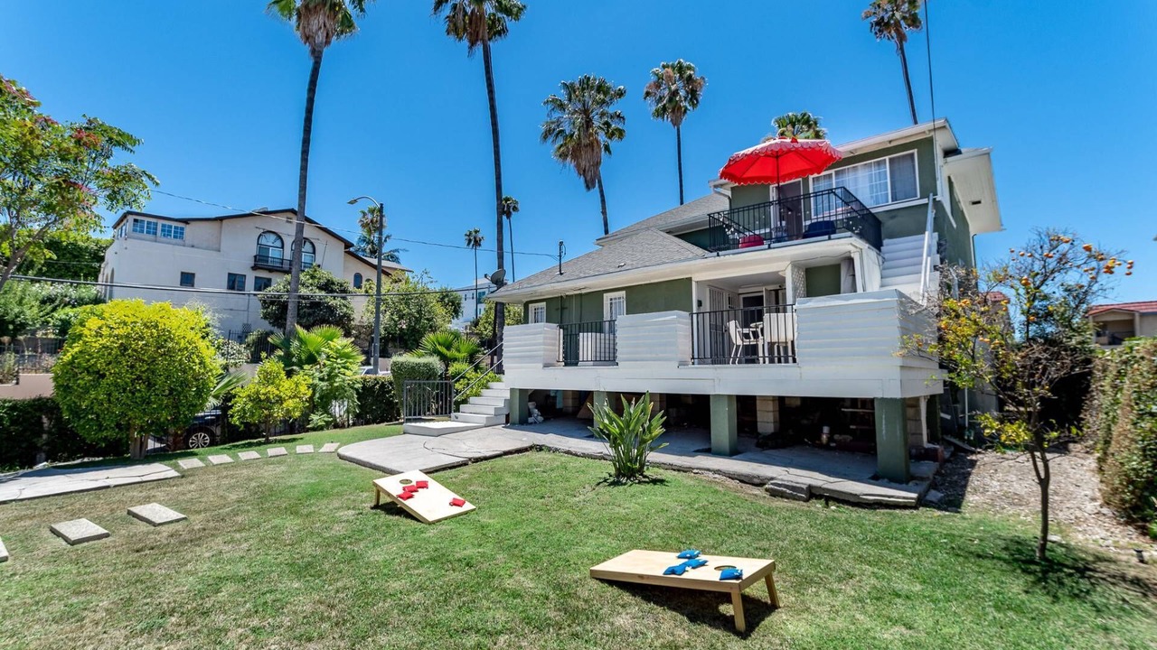 Photo of Patio Balcony in Wilshire