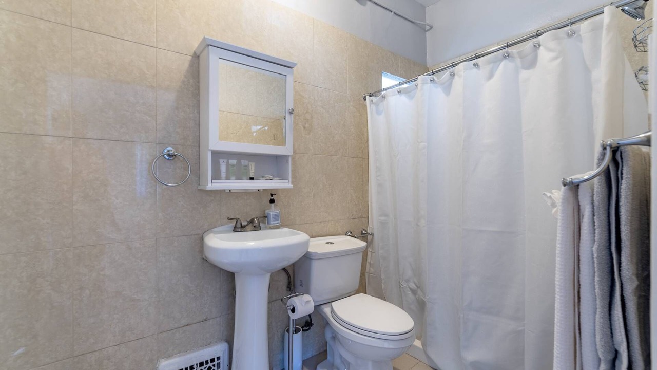 Photo of Bathroom in Wilshire