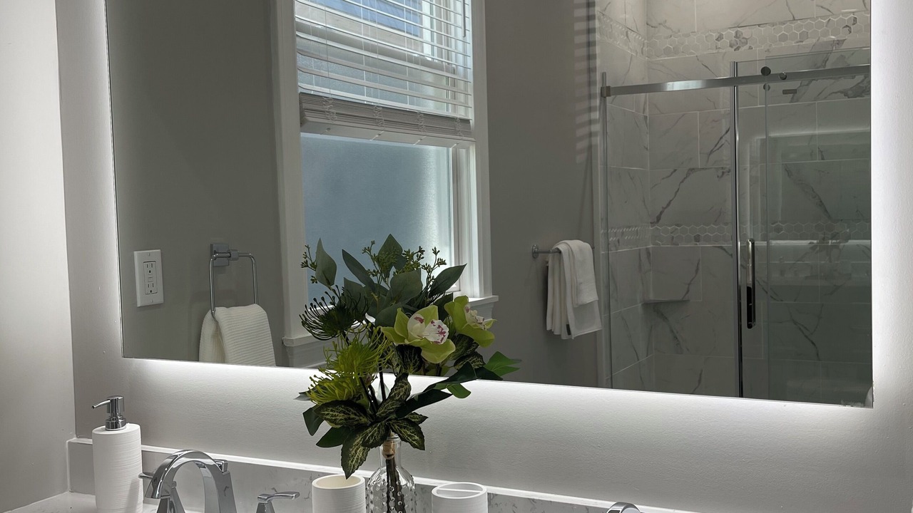 Photo of Bathroom in Downtown Niagara Falls