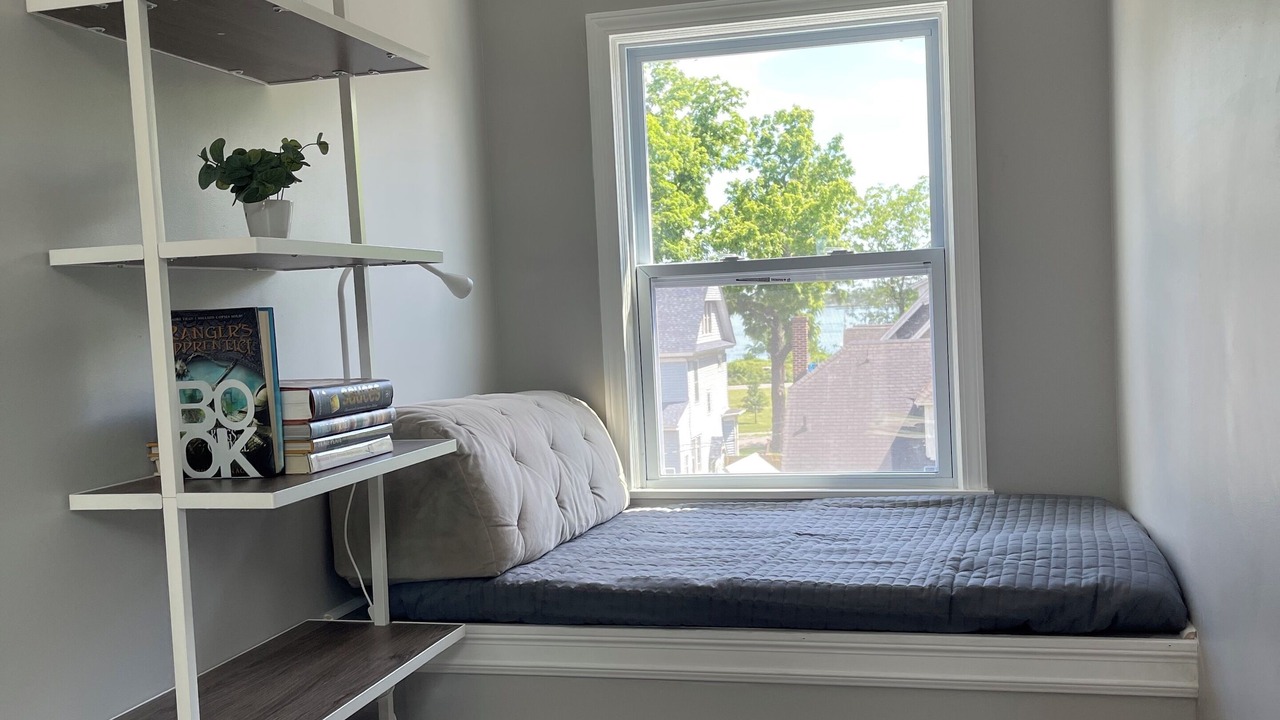 Photo of Bedroom in Downtown Niagara Falls