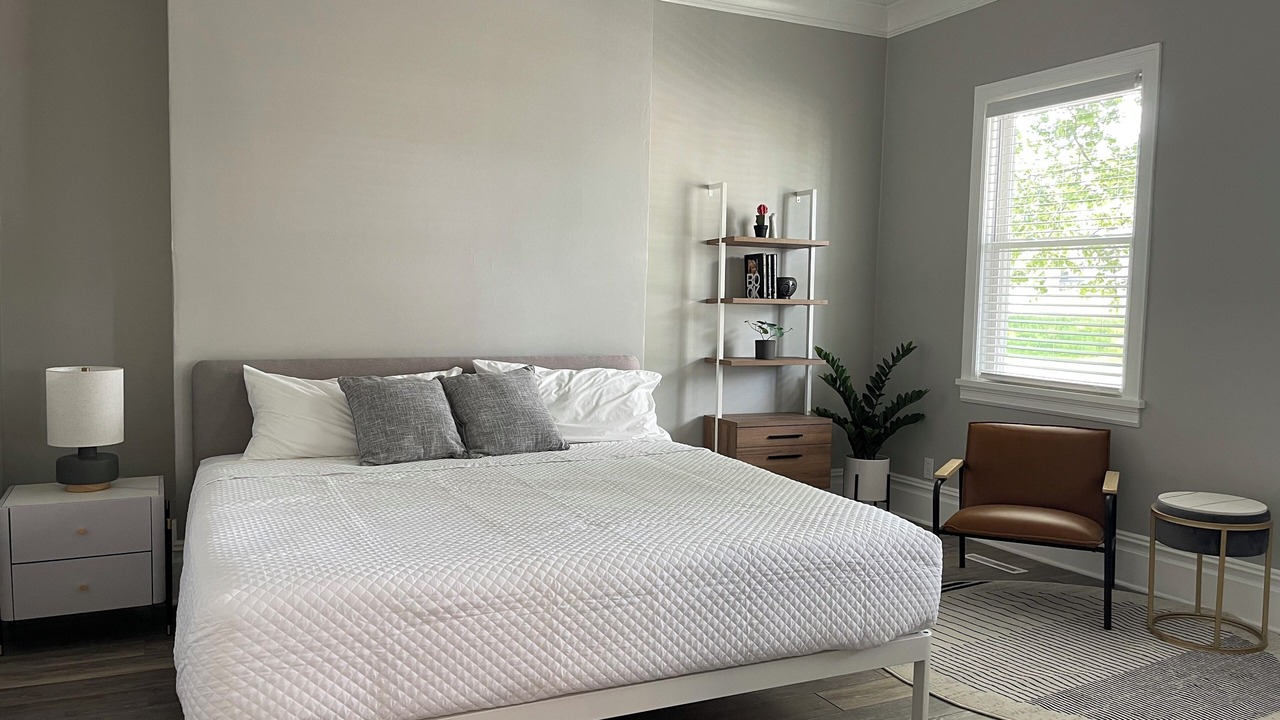 Photo of Bedroom in Downtown Niagara Falls