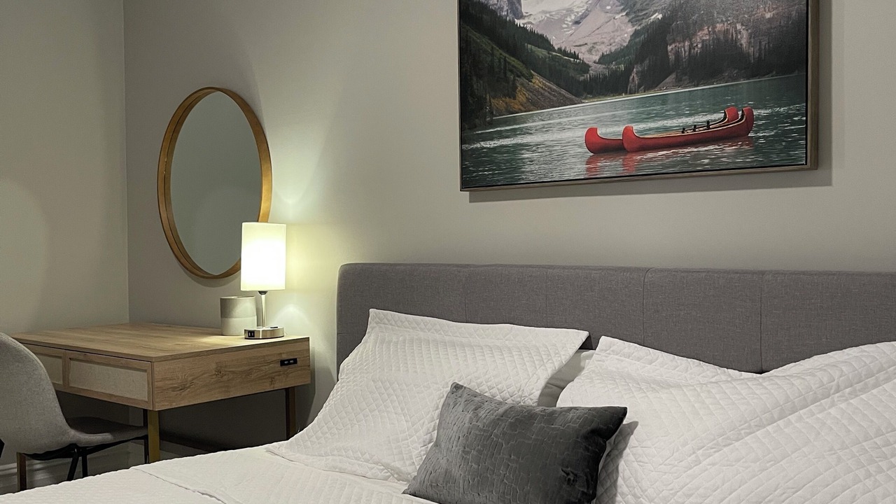 Photo of Bedroom in Downtown Niagara Falls