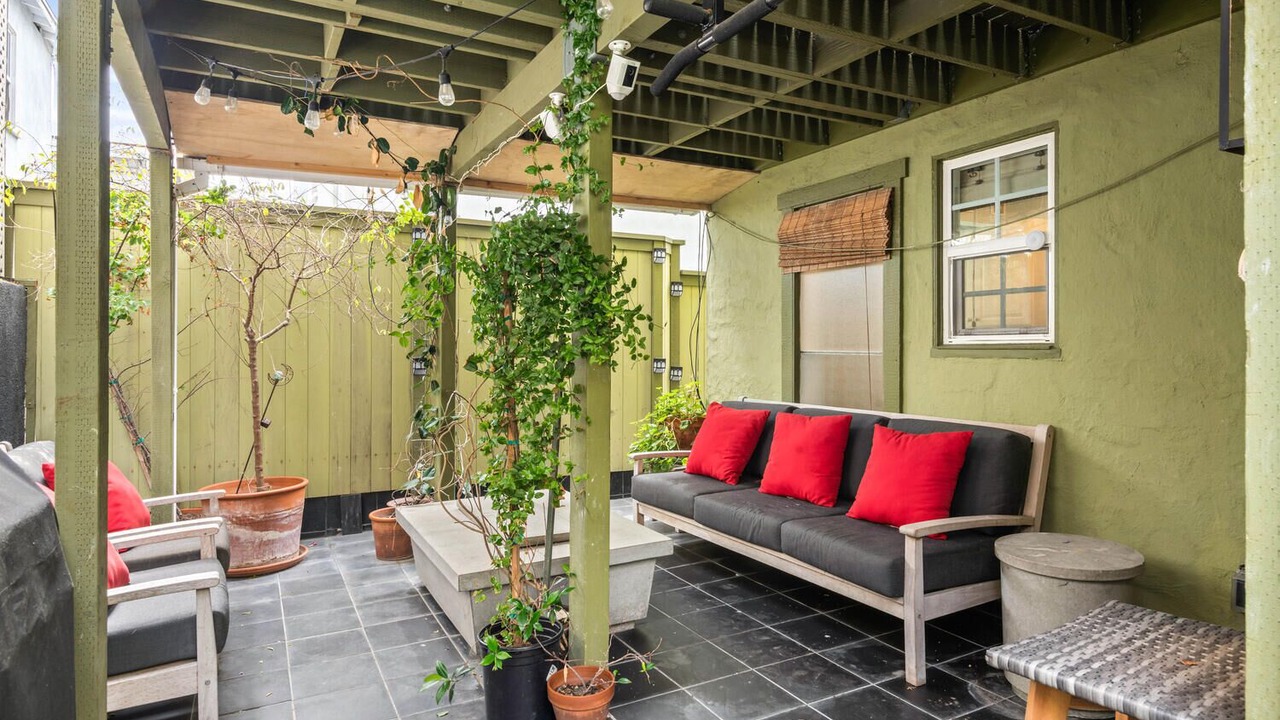 Photo of Patio Balcony in The Strand