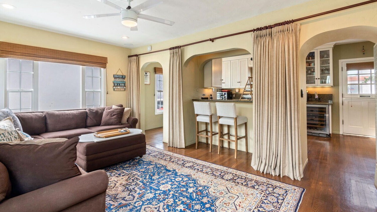 Photo of Livingroom in The Strand