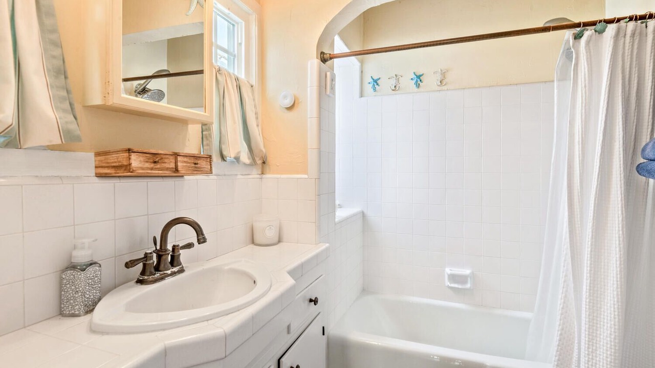 Photo of Bathroom in The Strand