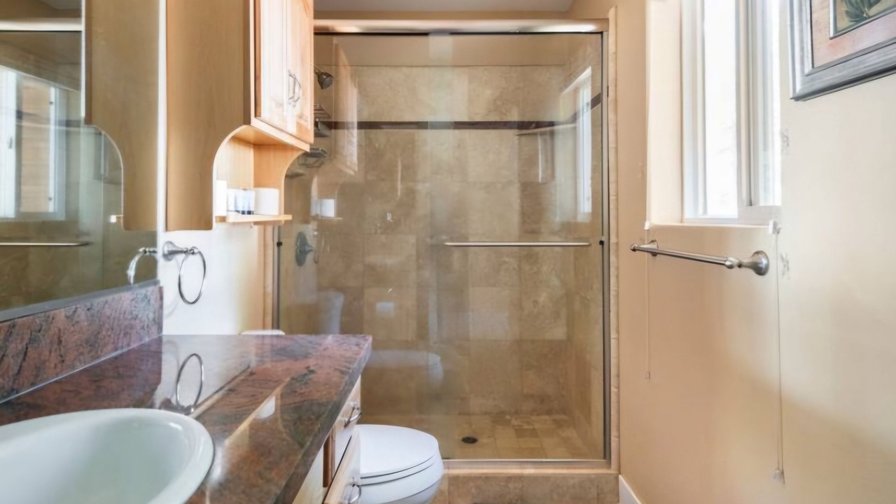 Photo of Bathroom in Country Club Estates