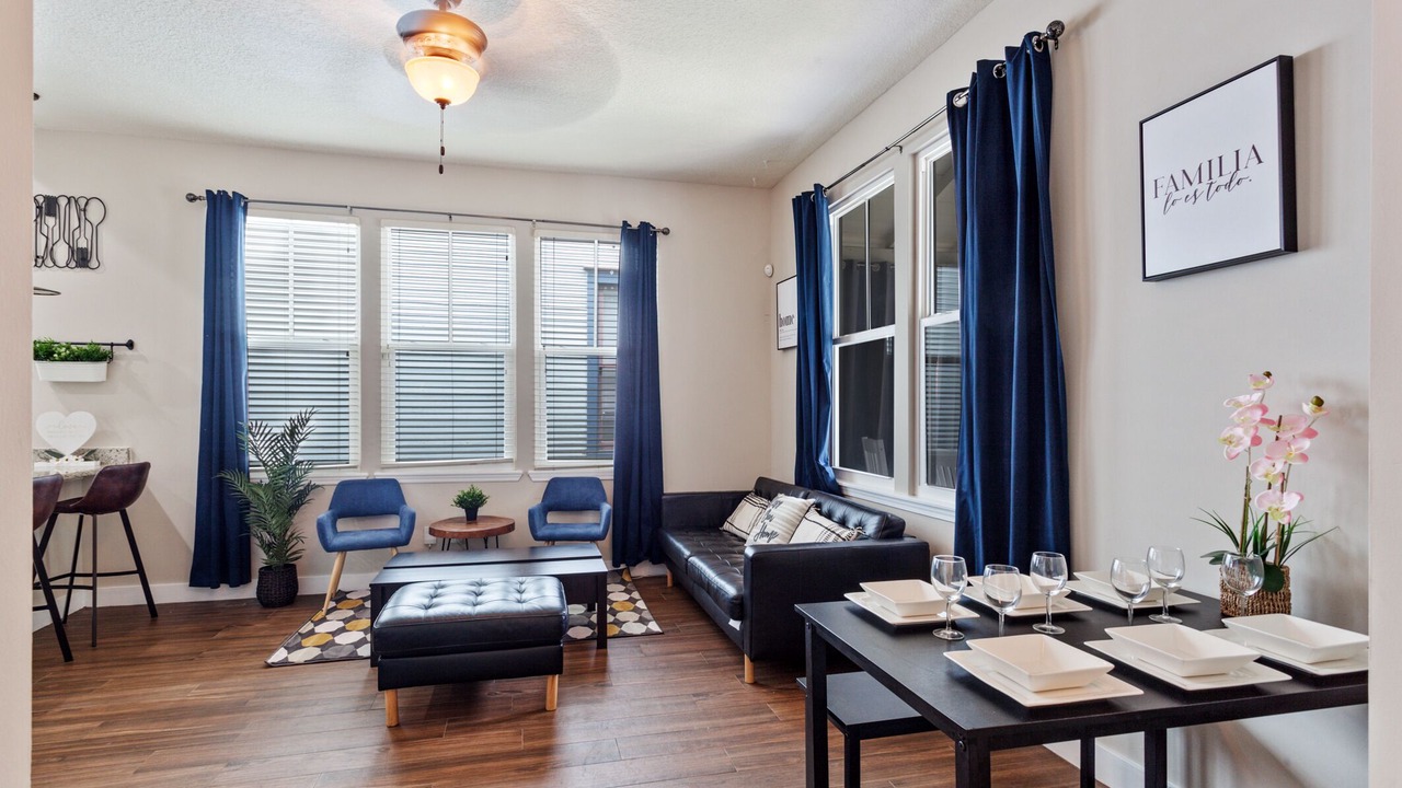 Photo of Livingroom in Urban Core