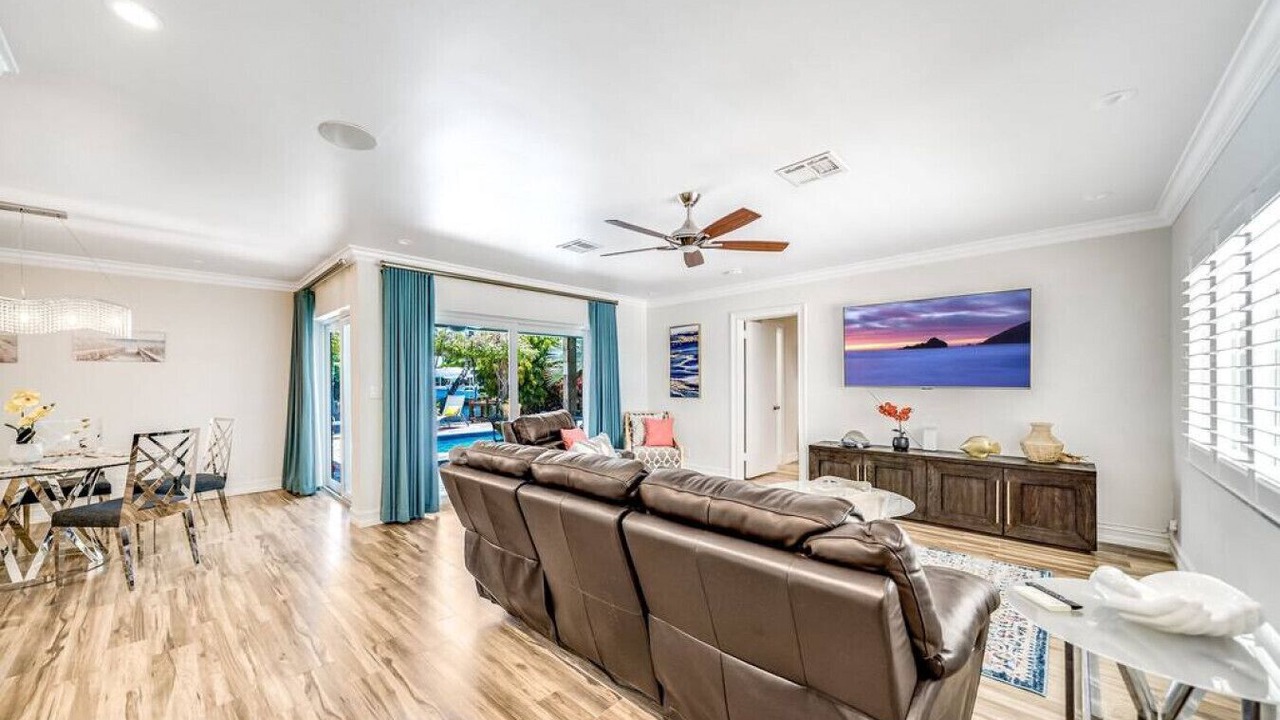 Photo of Livingroom in Cypress Lakes