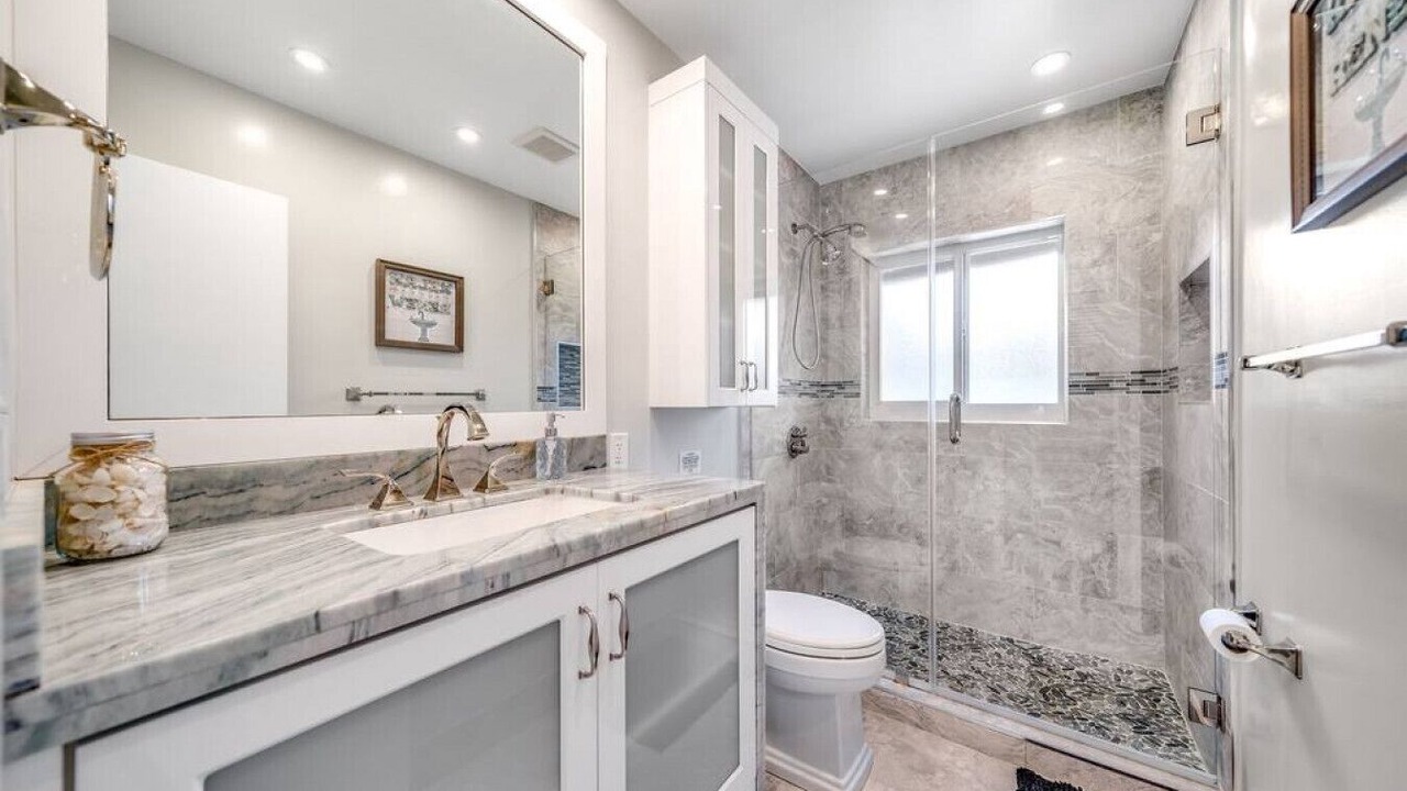 Photo of Bathroom in Cypress Lakes