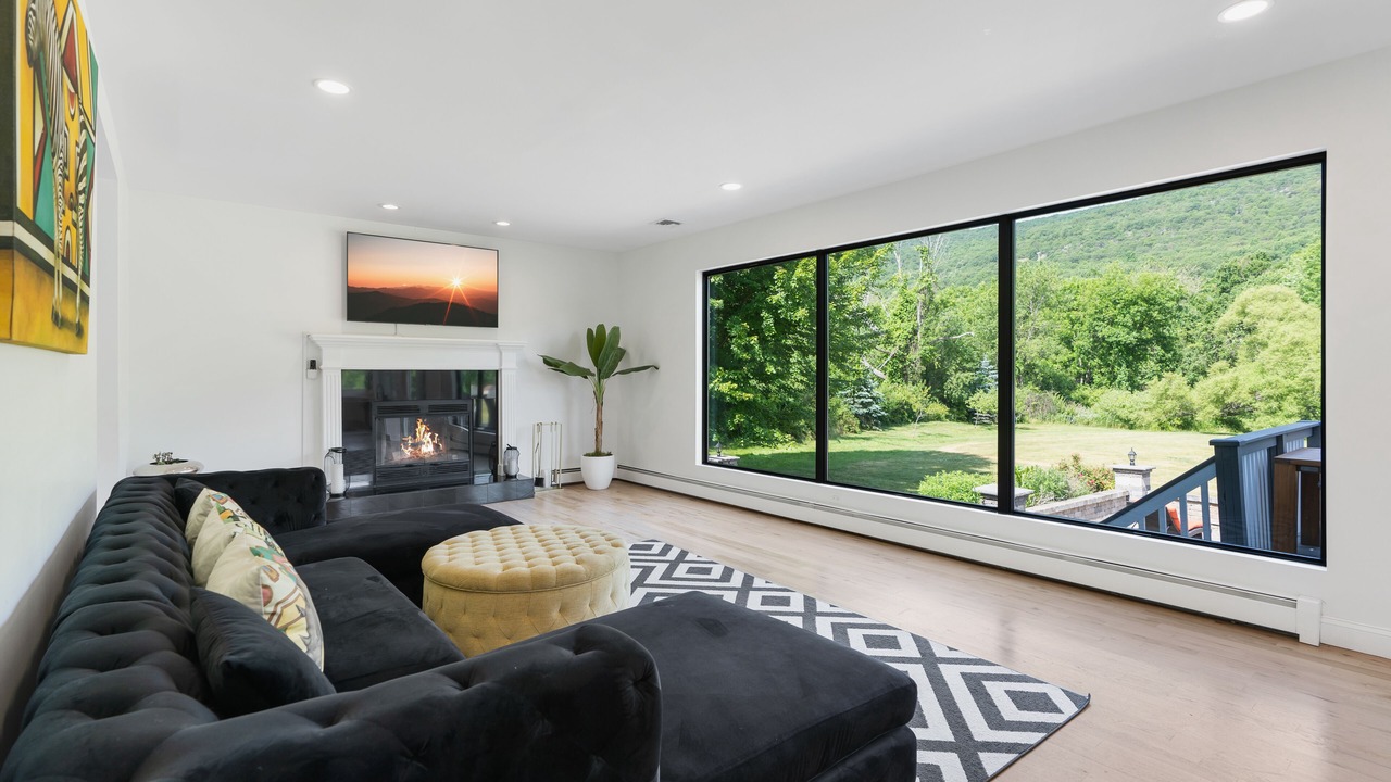 Photo of Livingroom in Highland Mills