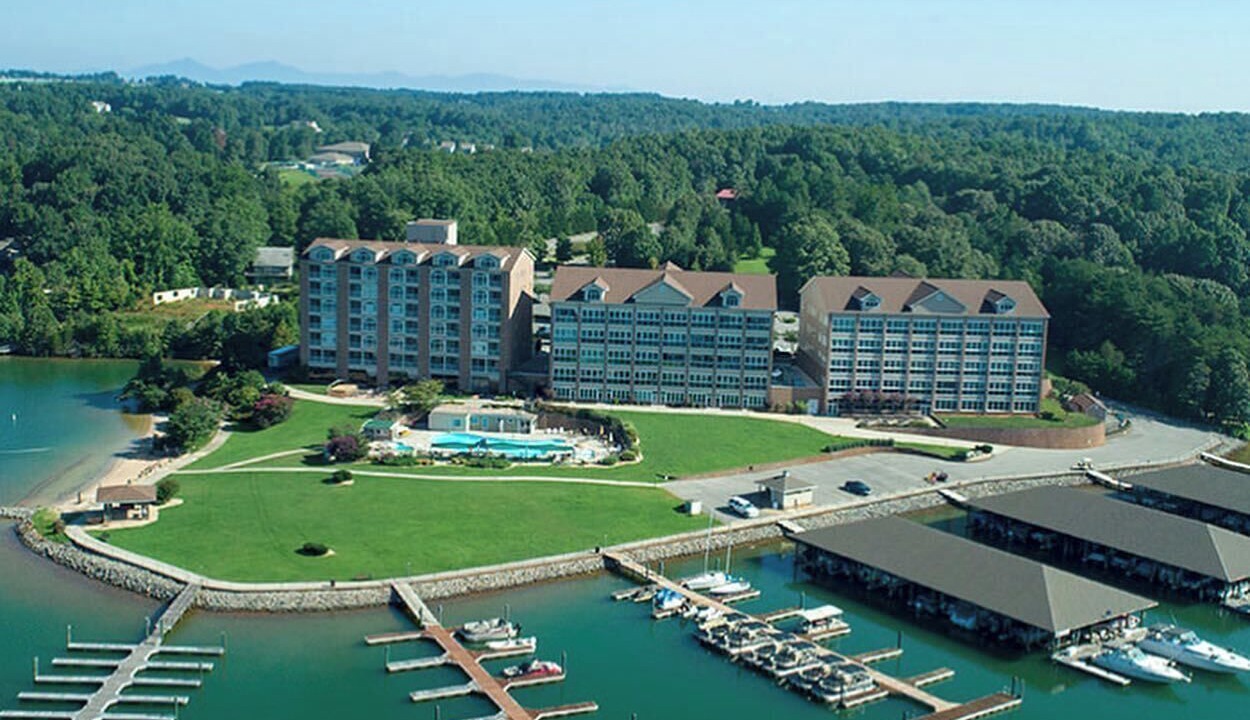 Photo of Others in Smith Mountain Lake