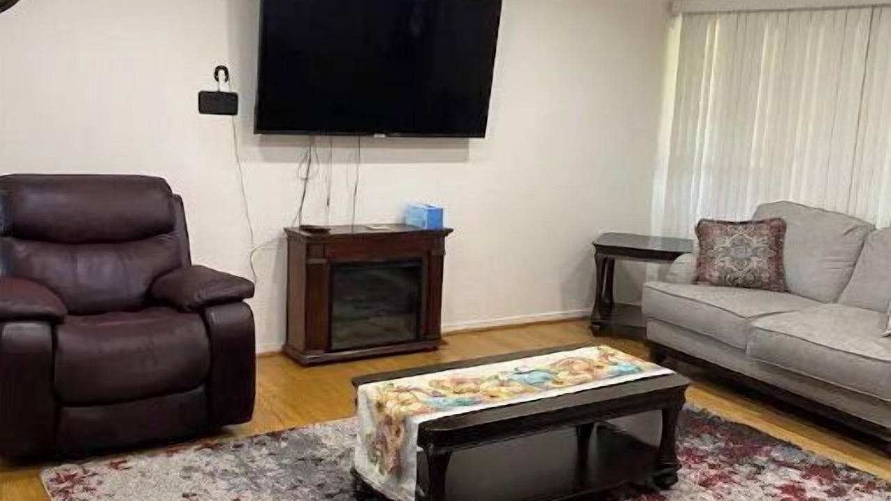 Photo of Livingroom in North Hills West