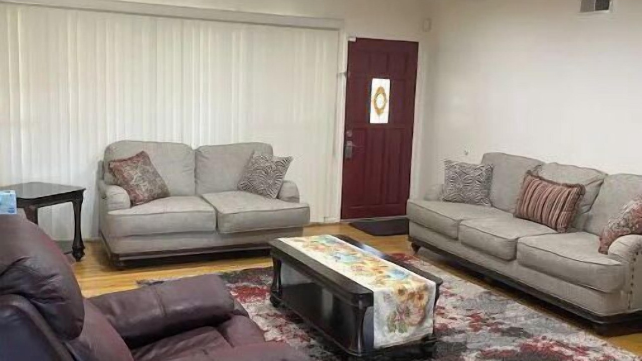 Photo of Livingroom in North Hills West