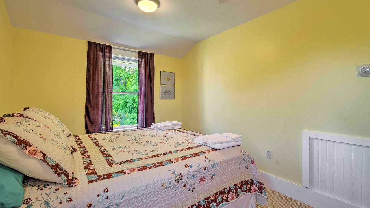 Photo of Bedroom in Oaks Corners