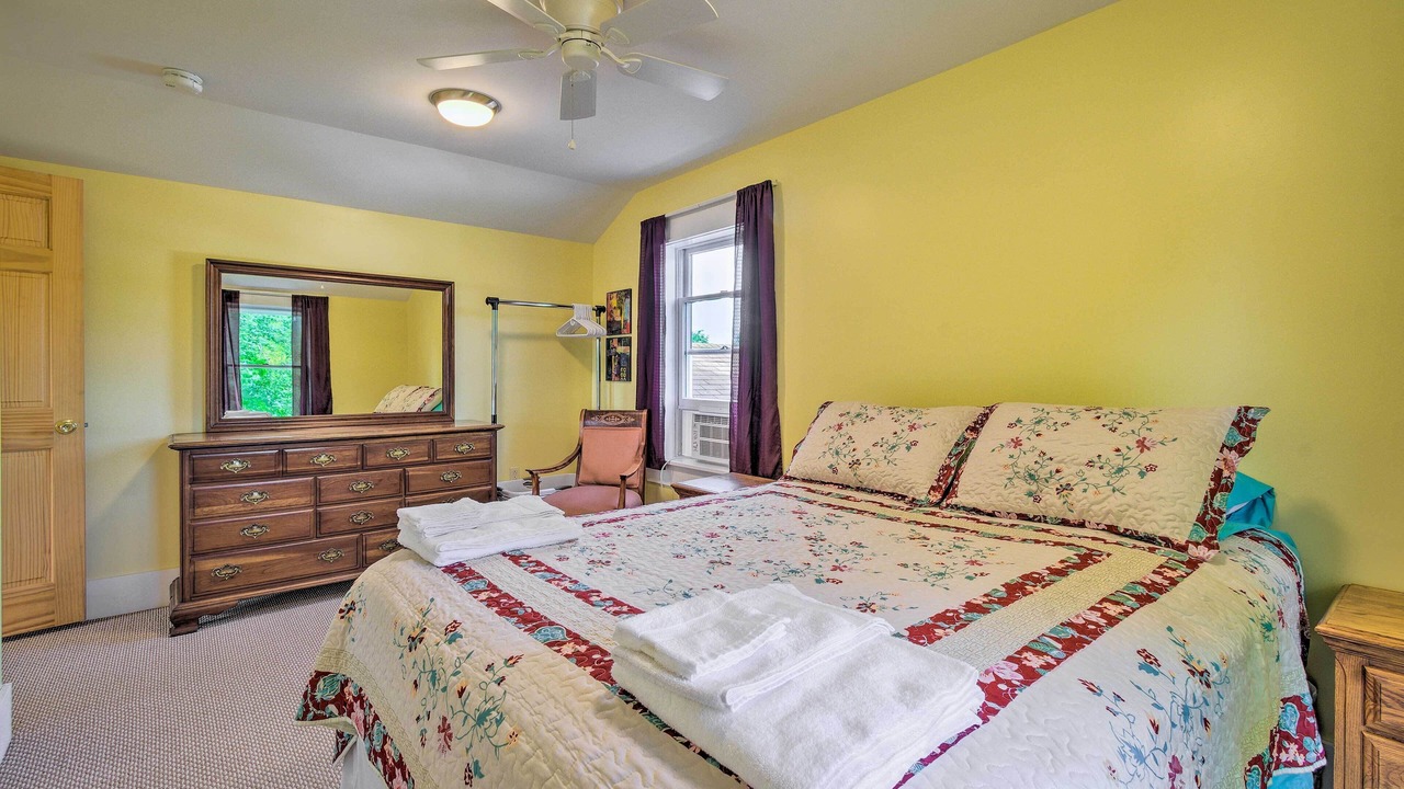 Photo of Bedroom in Oaks Corners