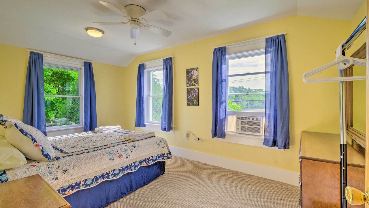 Photo of Bedroom in Oaks Corners