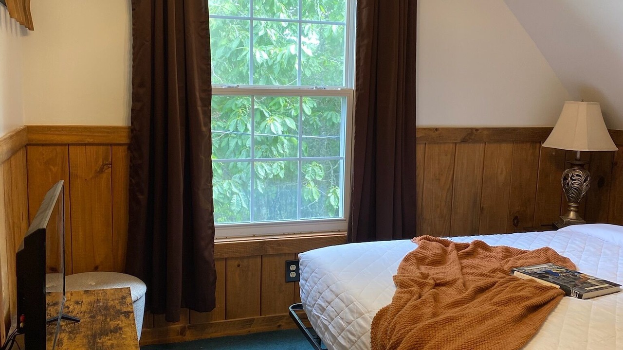 Photo of Bedroom in Pine Creek
