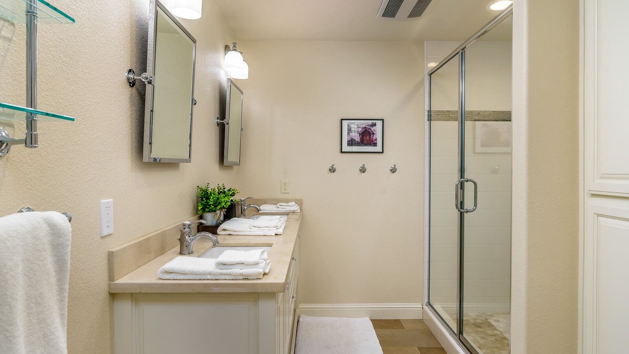 Photo of Bathroom in Glencoe