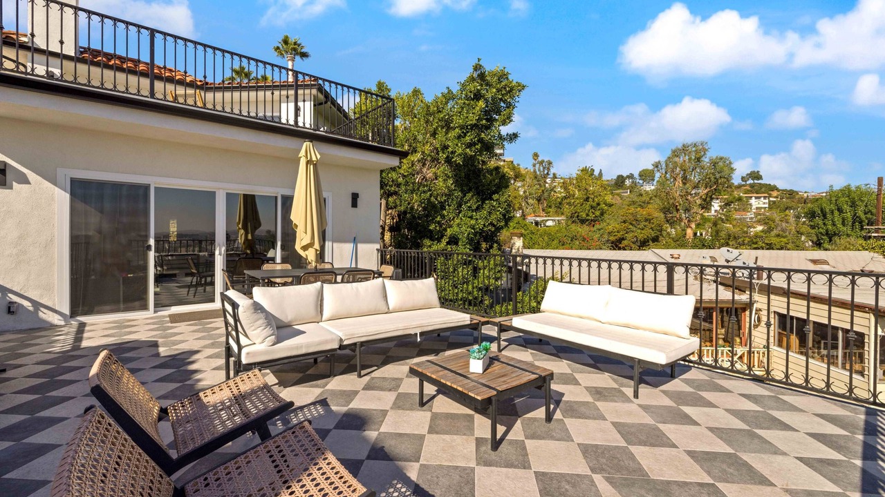 Photo of Outdoor in Hollywood Heights